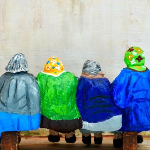 Cuadro tallado en madera: Las Abuelas