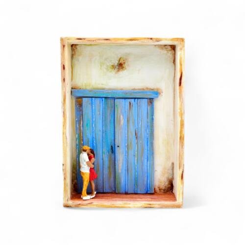Cuadro tallado en madera: Pareja despidiéndose