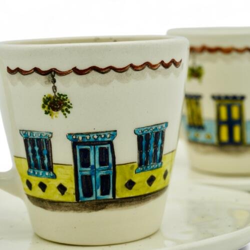 Plato y pocillo: Casa tradicional