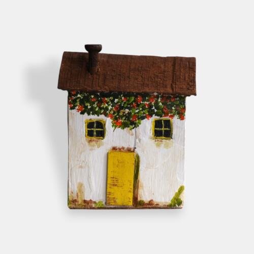 Casita tradicional tallada en madera: Jardín